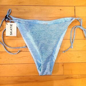 Skatie Vera Bikini Bottoms in Blue Jean Size Large NWT